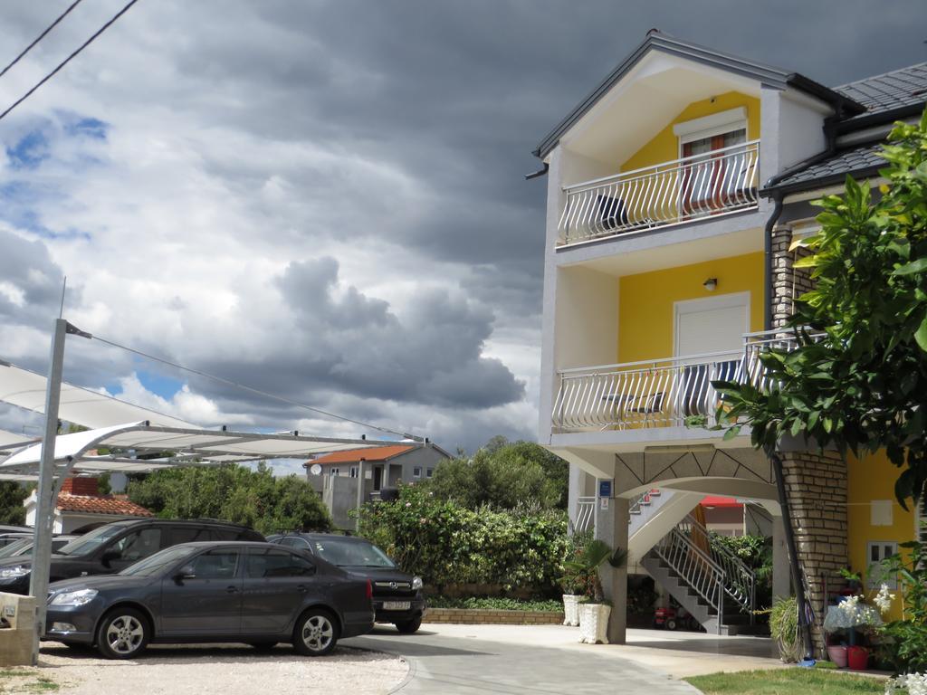 Apartments Tonka Pakoštane Exterior foto